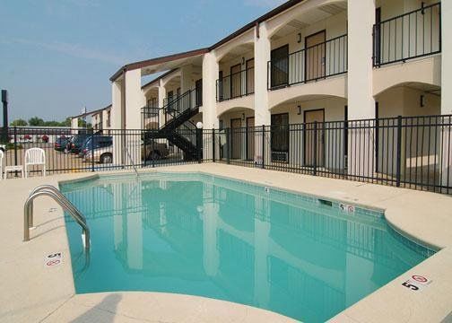 Rodeway Inn Montgomery Exterior photo