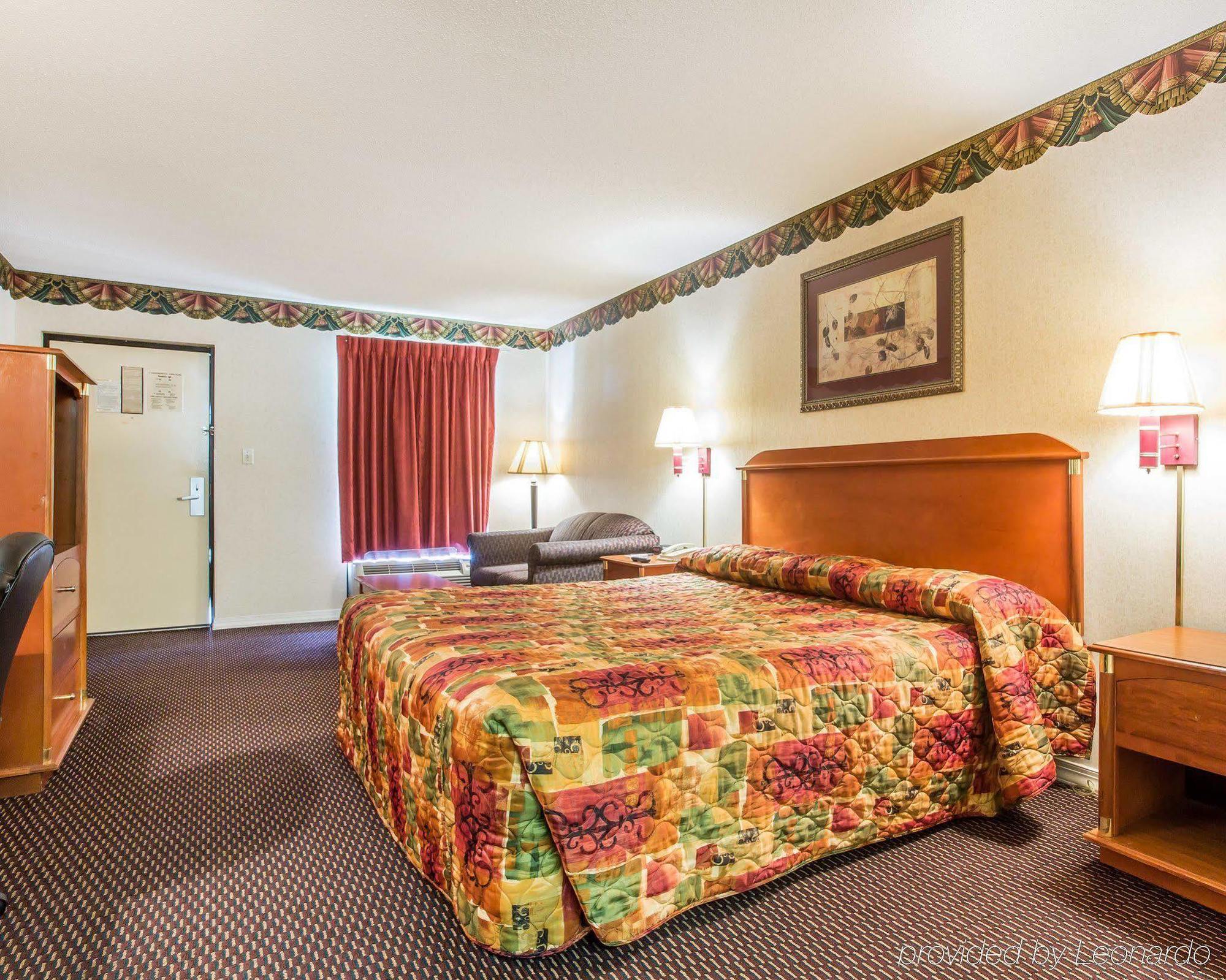 Rodeway Inn Montgomery Exterior photo